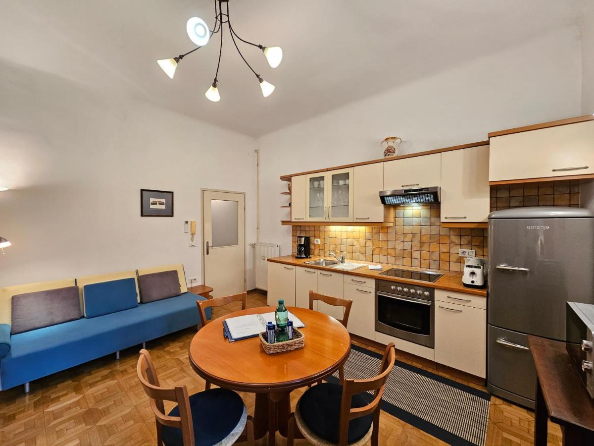 Apartma Spacious Nika 2 Tour As Ljubljana