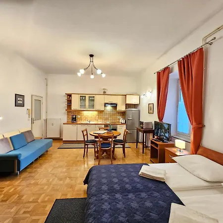 Spacious Central Studio Nika 2 Tour As Ljubljana Extérieur photo
