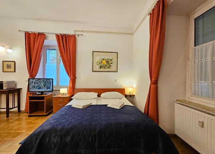 Tour As Central Apartments Nika